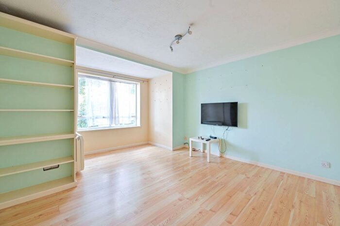 1 Bedroom Flat For Sale In Chaucer Drive, Bermondsey, London, SE1