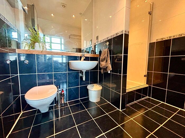 2 Bedroom Flat For Sale In Great Hampton Street, Birmingham, B18