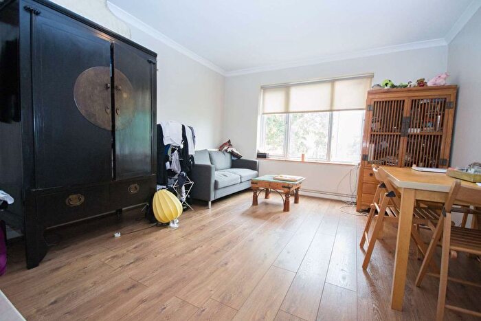 2 Bedroom Flat To Rent In Elliot Road, Oval, London, SW9