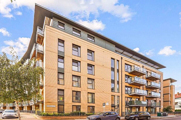 2 Bedroom Flat To Rent In Dragmore Street, London, SW4