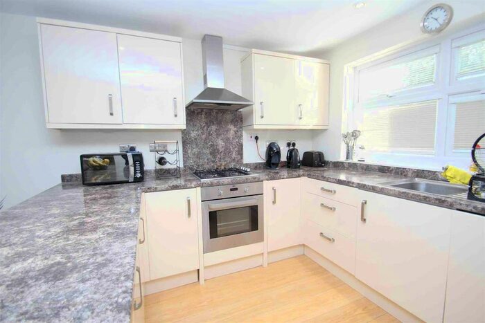 2 Bedroom Flat To Rent In Nursery Close, London, SW15