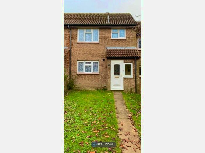 3 Bedroom Terraced House To Rent In Burton Walk, Hailsham, BN27