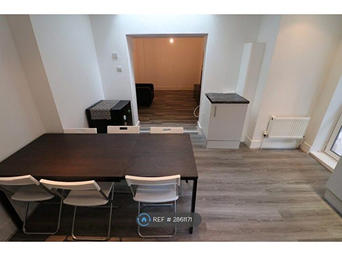 6 Bedroom Maisonette To Rent In Monthope Road, Brick Lane, Liverpool Street, E1