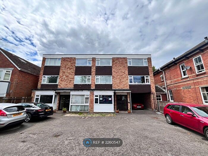 1 Bedroom Flat To Rent In Rotherwick Court, Farnborough, GU14
