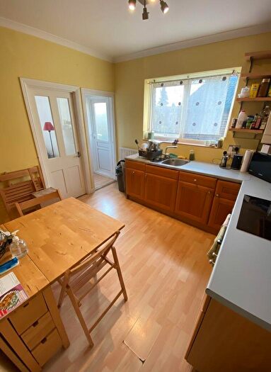 2 Bedroom Flat To Rent In Albert Road, Leyton, E10