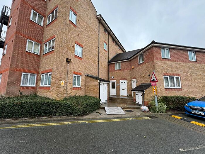 2 Bedroom Flat For Sale In Carmichael Close, Ruislip, HA4