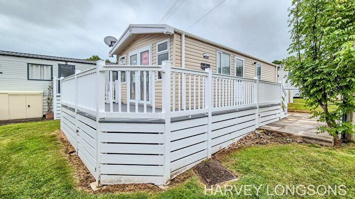 2 Bedroom Park Home For Sale In Wood Farm Holiday Park, DT6