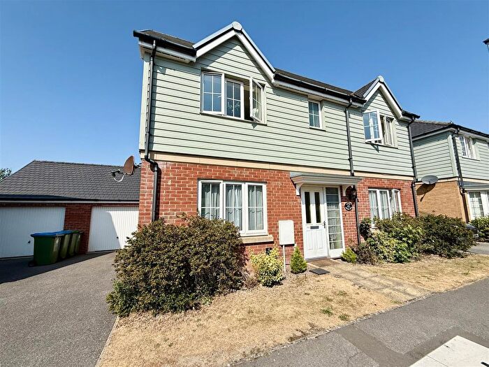 3 Bedroom Detached House To Rent In Bedford Drive, Fareham, PO14