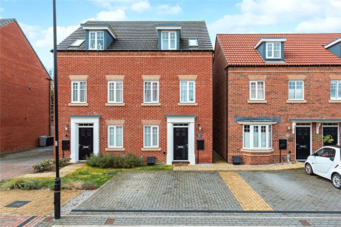 3 Bedroom Semi Detached House For Sale In Ousebank Drive, Skelton, York, North Yorkshire, YO30