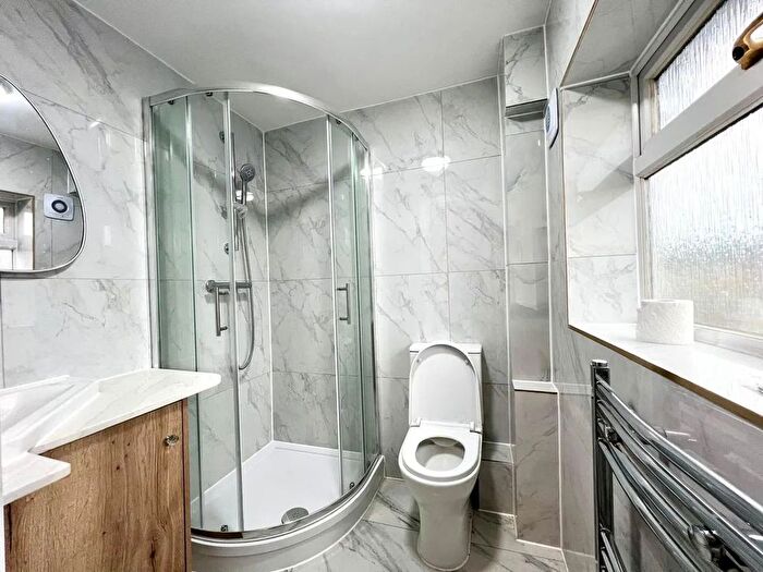 5 Bedroom Semi-Detached House To Rent In Spencer Road, Langley, Slough, SL3