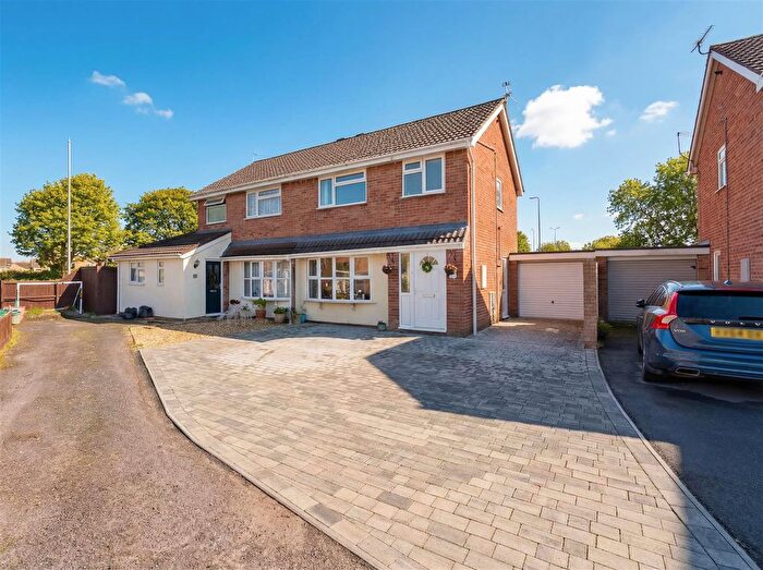 3 Bedroom Semi Detached House For Sale In Constable Drive, Worle - Lots Of Parking, BS22