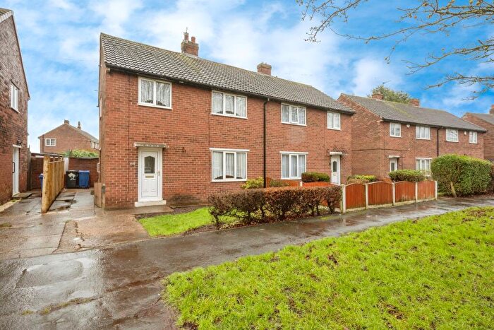 3 Bedroom Semi Detached House For Sale In Warren Road, Thorne, Doncaster, DN8