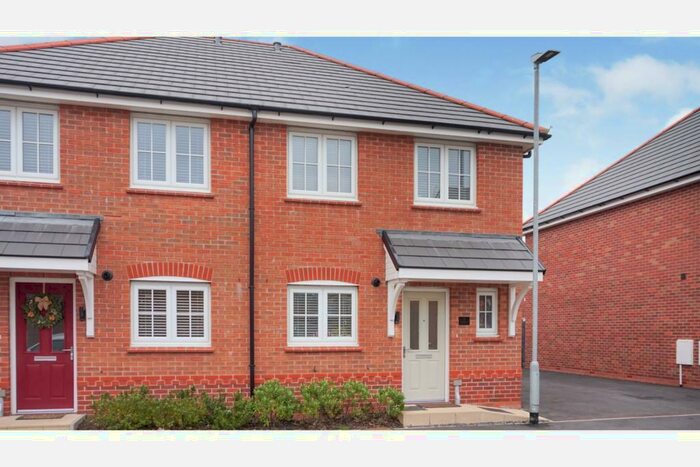 3 Bedroom Semi-Detached House To Rent In Parc Tyddyn Bach, Holyhead, LL65