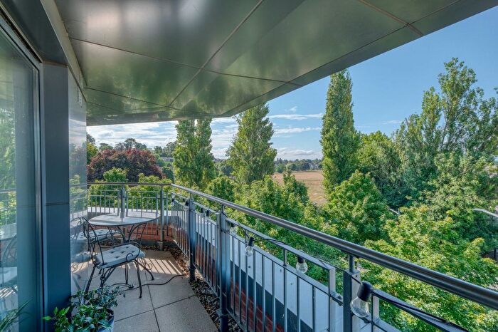 2 Bedroom Flat For Sale In Diglis Dock Road, Worcester, WR5