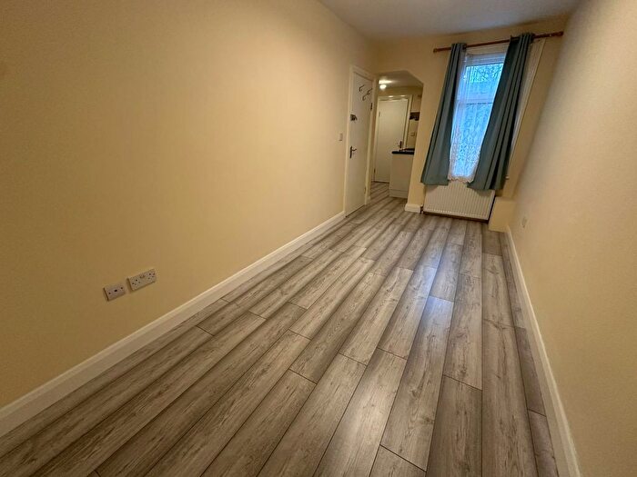 1 Bedroom Flat To Rent In St Stephens Road, High Barnet, London, EN5