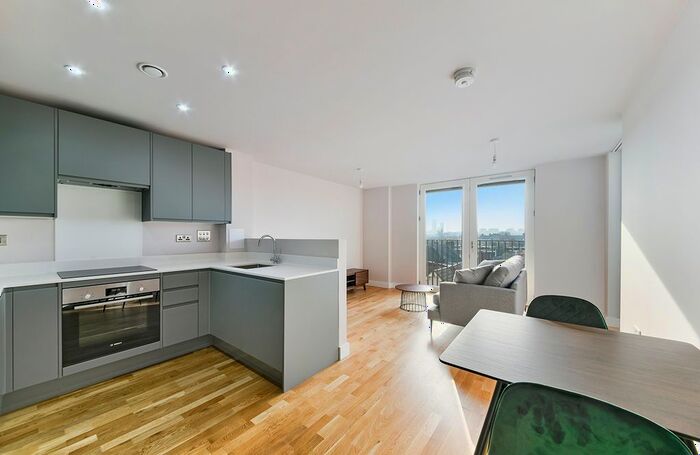 1 Bedroom Flat To Rent In The Oakwood, Colina Road, London, N15