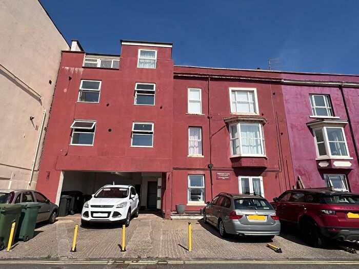 1 Bedroom Flat To Rent In Marine Parade, Dawlish, EX7