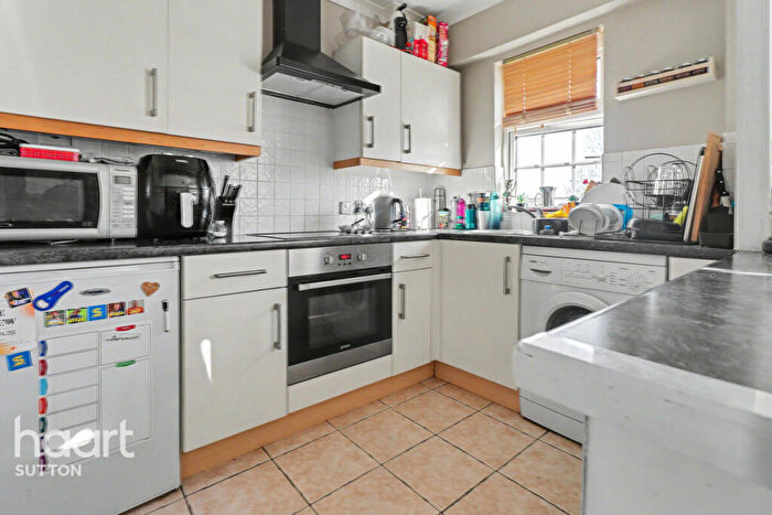 1 Bedroom Flat For Sale In Avon Close, Sutton, SM1