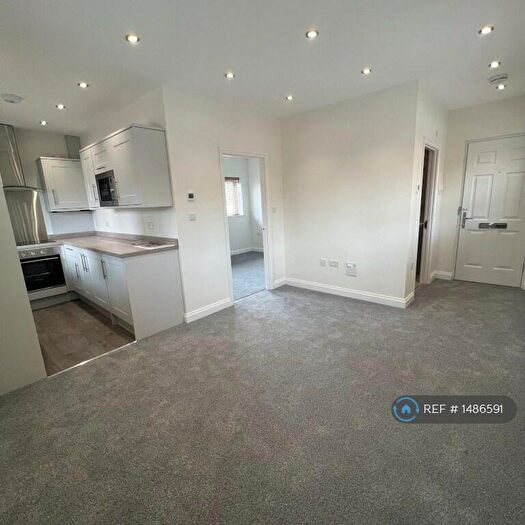 1 Bedroom Flat To Rent In Marford Road, Wheathampstead, St. Albans, AL4