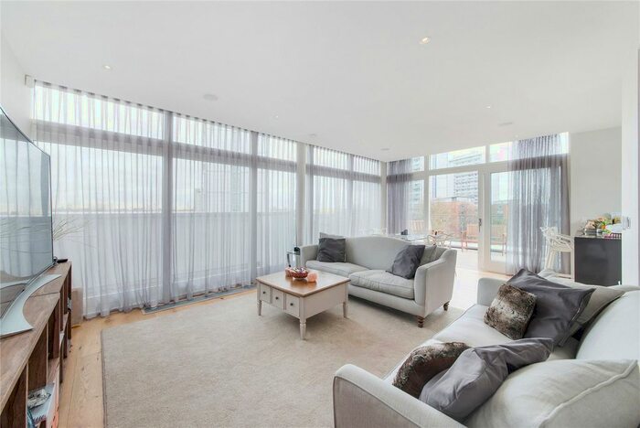 3 Bedroom Flat To Rent In Waterfront Apartments, Amberley Road, Maida Vale, London, W9