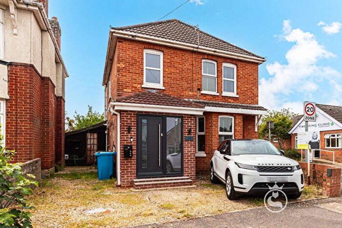 3 Bedroom Detached House For Sale In Rosemary Road, Poole, BH12