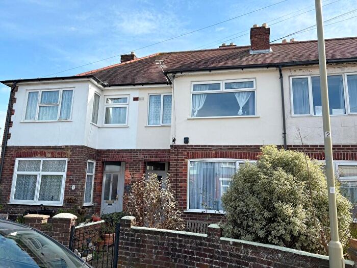 2 Bedroom Flat To Rent In Greenlea Grove, Gosport, Hampshire, PO12