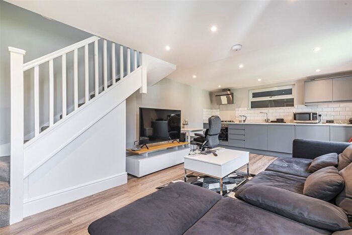 1 Bedroom Flat To Rent In Springfield Road, Guildford, GU1