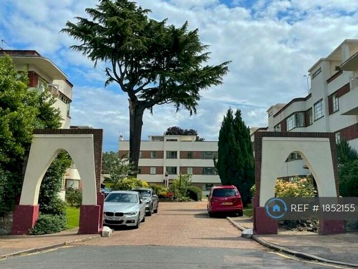 2 Bedroom Flat To Rent In Grosvenor Road, London, E11