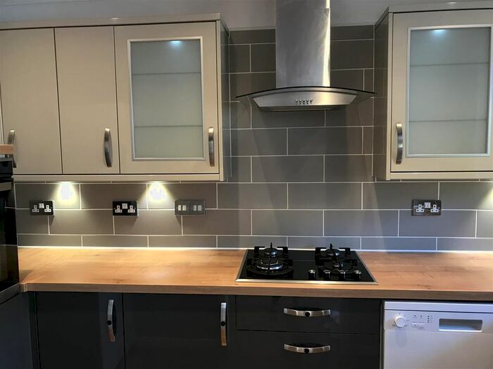 1 Bedroom Flat To Rent In Babbacombe Road, Torquay, TQ1