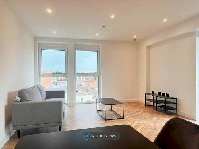 2 Bedroom Flat To Rent In Attlee House Heritage Walk, Kingston Upon Thames, KT1