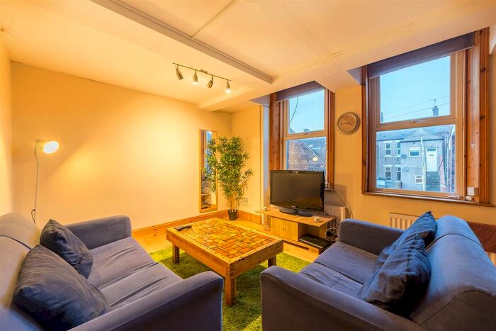 4 Bedroom Maisonette To Rent In Tosson Terrace, Heaton, Newcastle Upon Tyne NE6