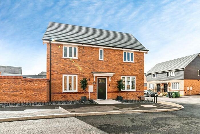 3 Bedroom Detached House For Sale In Albatross Way, Basingstoke, RG23