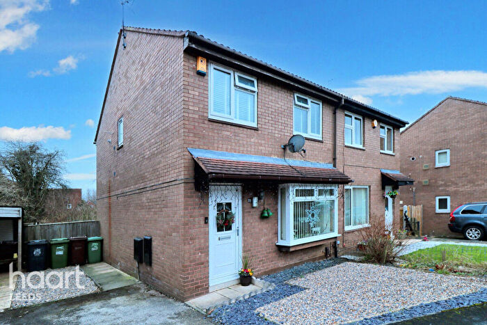 3 Bedroom Semi-Detached House For Sale In White Laithe Gardens, Leeds, LS14