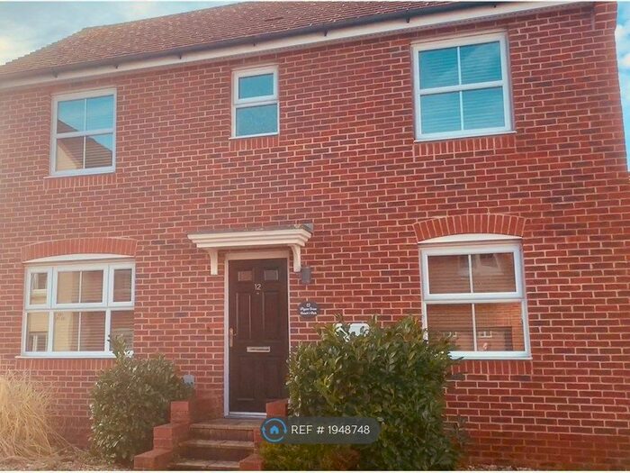 3 Bedroom Detached House To Rent In Pigeon Grove, Bracknell, RG12