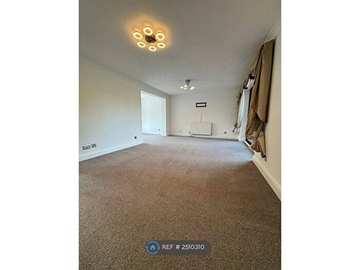 2 Bedroom Flat To Rent In Thorpe Meadows, Peterborough, PE3