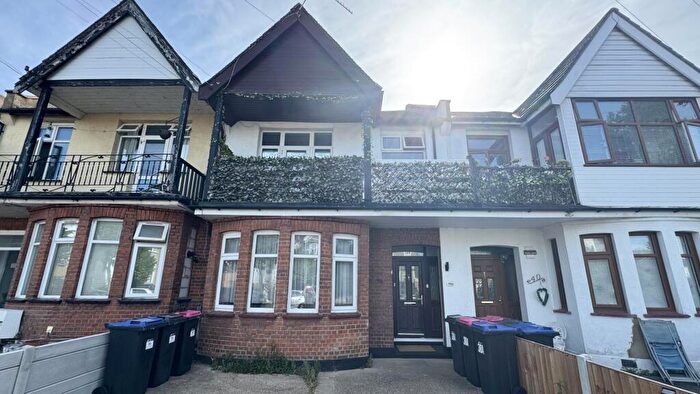 1 Bedroom Flat To Rent In Surbiton Avenue, Southend-on-Sea, SS1