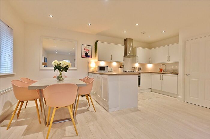 2 Bedroom Flat For Sale In Connaught Road, Brookwood, Woking, Surrey, GU24