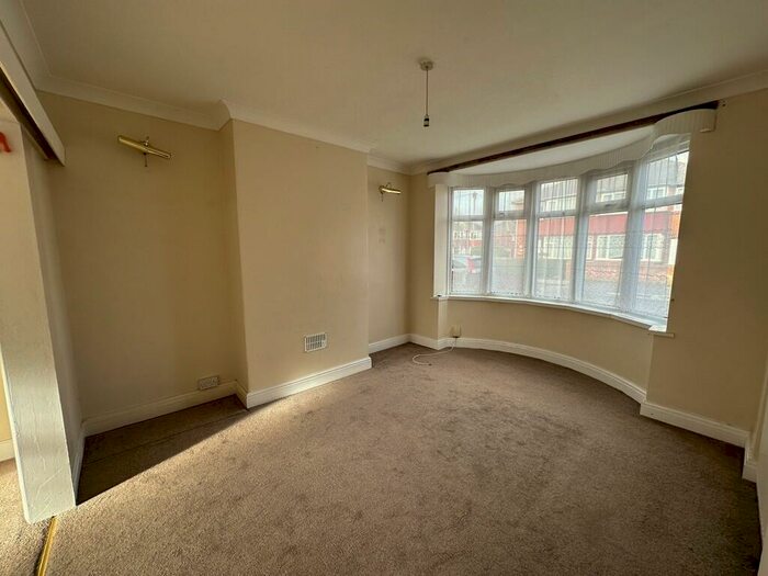 3 Bedroom Semi-Detached House To Rent In Woodhouse Road, Wheatley, Doncaster, DN2