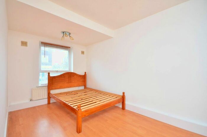 1 Bedroom Flat To Rent In Moyser Road, Furzedown, London, SW16