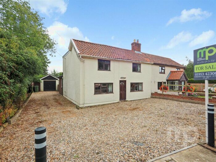 3 Bedroom Semi-Detached House For Sale In Attleborough Road, Morley St. Peter, Wymondham, NR18