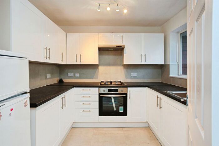 2 Bedroom Flat For Sale In Heath Road, Coxheath, Maidstone, ME17