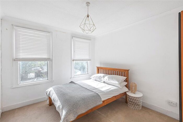 1 Bedroom Maisonette For Sale In Merivale Road, Harrow, Greater London, HA1