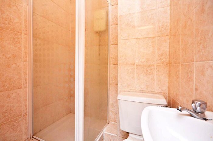 Studio For Sale In Terrace Road, Plaistow, London, E13