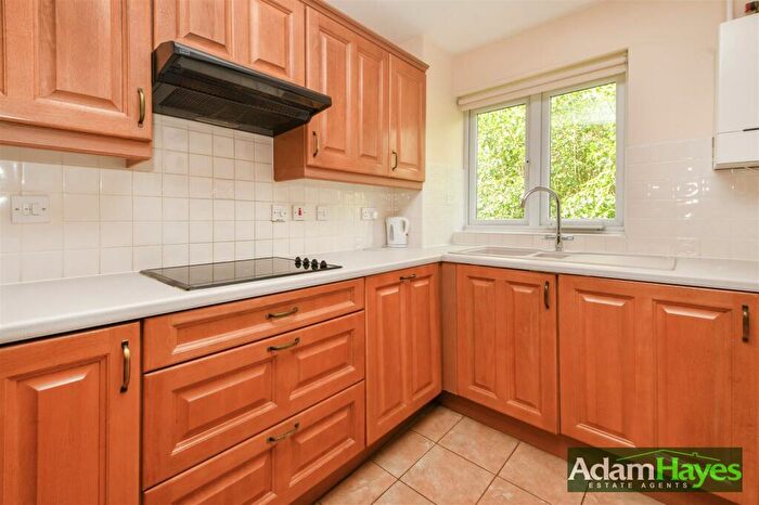 1 Bedroom Apartment For Sale In Langstone Way, Mill Hill East, NW7