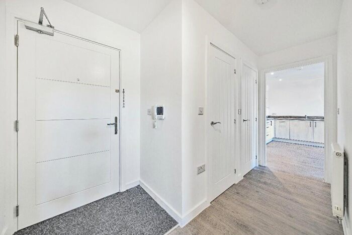 1 Bedroom Apartment To Rent In Batesford Close, Kings Hill, ME19