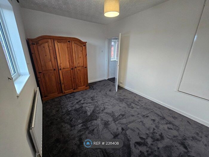 2 Bedroom End Of Terrace House To Rent In Stewkins, Stourbridge, DY8