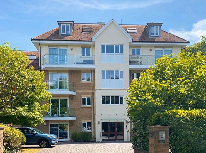 3 Bedroom Flat For Sale In Flat Chine Court, Chine Crescent Road, Bournemouth, Dorset, BH2
