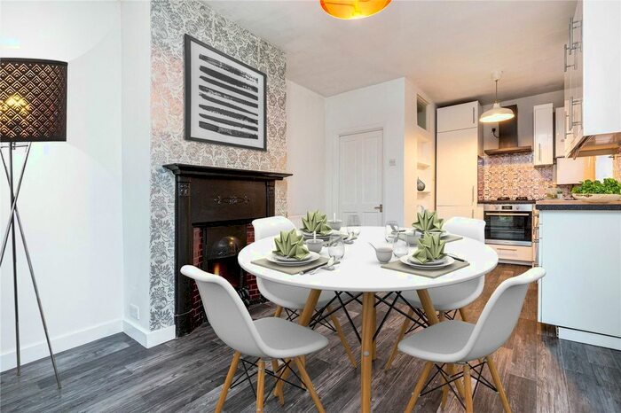 2 Bedroom Flat To Rent In Gleneagle Road, London SW16