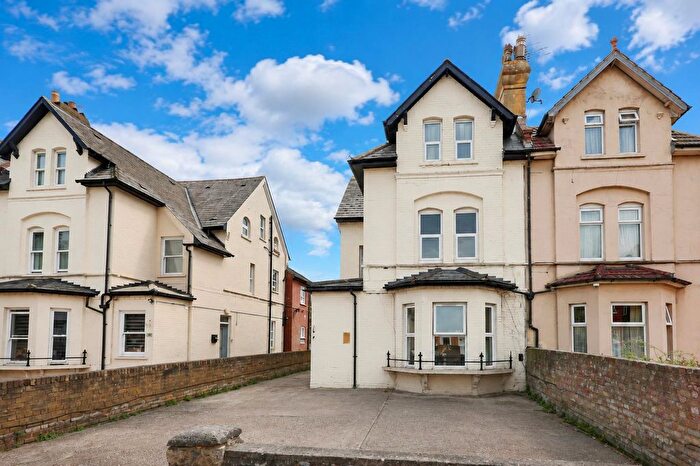 1 Bedroom Maisonette For Sale In Station Road, West Drayton, UB7