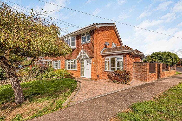 3 Bedroom Semi Detached House For Sale In Byerley Close, Westbourne, PO10